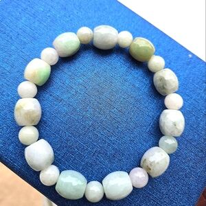 100% All natural Genuine Jadeite Jade Beaded Bracelet Nwt